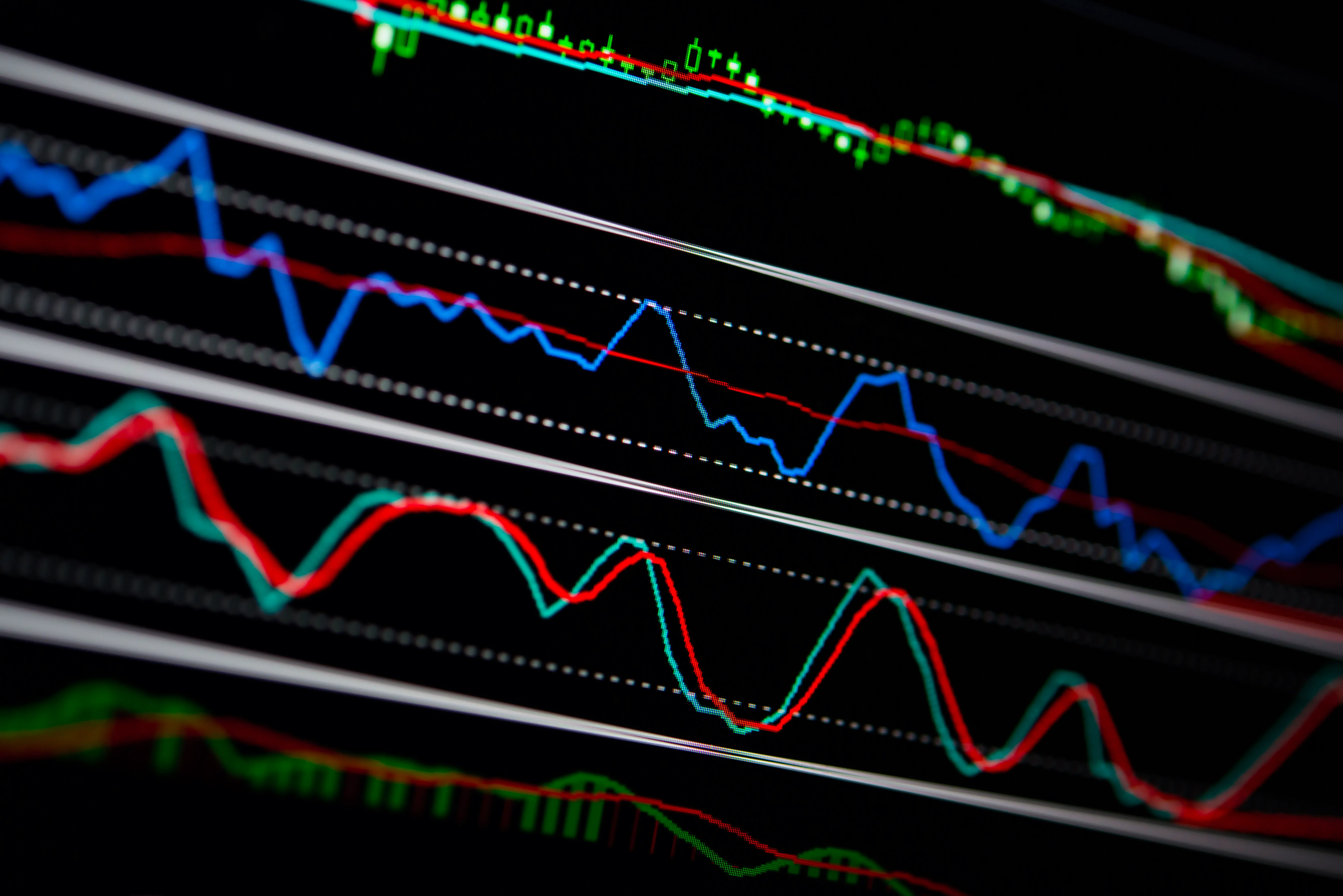 close-up-led-charts-and-summary-info-for-making-st-2021-08-30-20-35-25-utc1.webp
